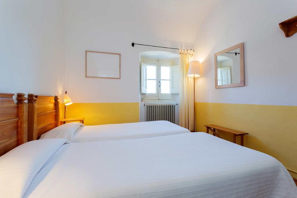 Can Felicia Hotel Beuda Værelse billede