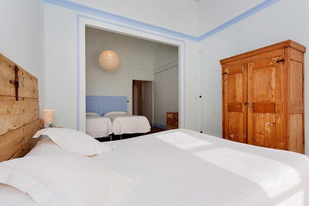 Can Felicia Hotel Beuda Værelse billede
